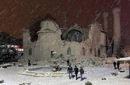 Suriyada məscidə silahlı hücum: Ölənlər və yaralananlar var