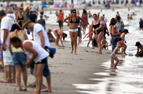 Almaniyada geyimli insanların çimərliyə girməsi qadağan edilib