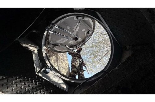 Seyflərlə dolu tunellər, kilidli zirehli qapılar: Suriyada tapılan sirli otaqlar 