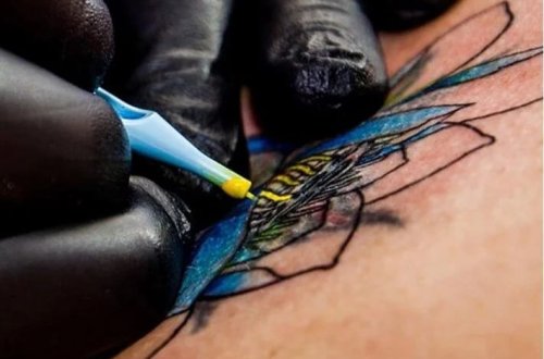 Alimlərin xərçəng araşdırması: Tatu mürəkkəbi limfa və dəri xərçəngi riskini artırır 