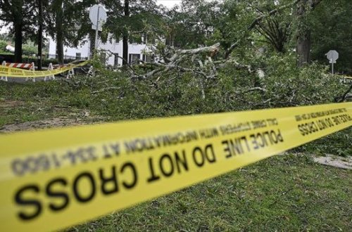 ABŞ-da əlverişsiz hava şəraiti səbəbindən 200 mindən çox insan işıqsız qalıb