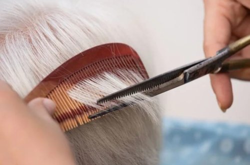 Dünyanın ən yaşlı qadın bərbəri adını qazanaraq rekordlar kitabına düşüb