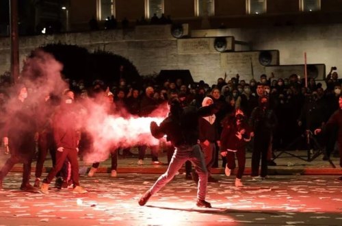 Yunanıstanda hökumətə etimad yoxdur: Afinanın küçələri xaotik vəziyyətdə 