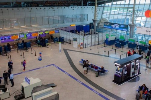 Almatıda naməlum şəxs hava limanının əməkdaşını girov götürməyə cəhd edib