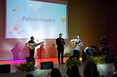 В Yelo Bank прошел музыкальный вечер для женщин