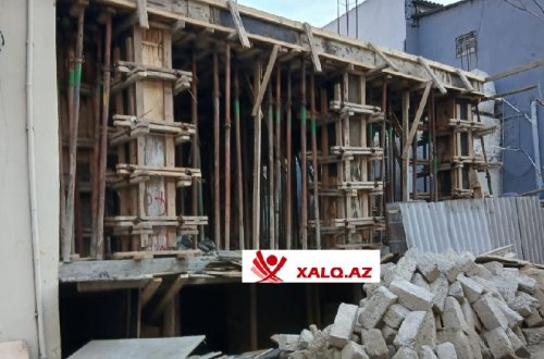 Yeni Günəşlidə 3 mərtəbəli qanunsuz obyekti kim tikdirir?- Fotofakt