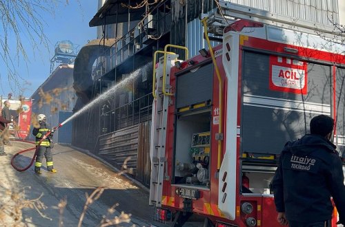 Türkiyədə dəri fabrikində yanğın baş verdi