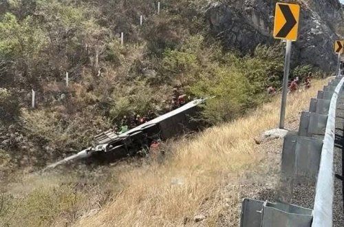 Meksikada avtobus qəzası: 18 nəfər ölüb, 29 nəfər yaralanıb