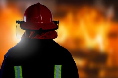 Nərimanov rayonunda yerləşən “Dərnəgül” taxta bazarı adlanan ərazidə yanğın baş verib - VİDEO