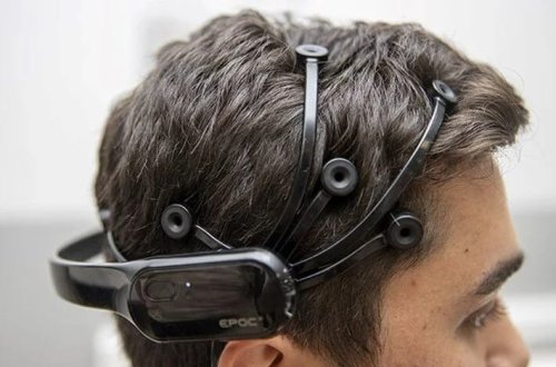 Tibb dünyasında inqilab: İflicli adam robot qolunu düşüncə gücü ilə hərəkət etdirdi 