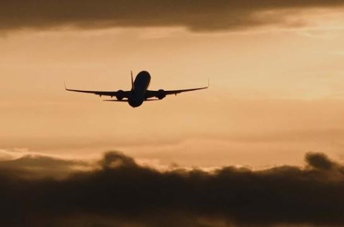 EasyJet pilotuna təhlükəli eniş səbəbindən uçuş qadağan edildi