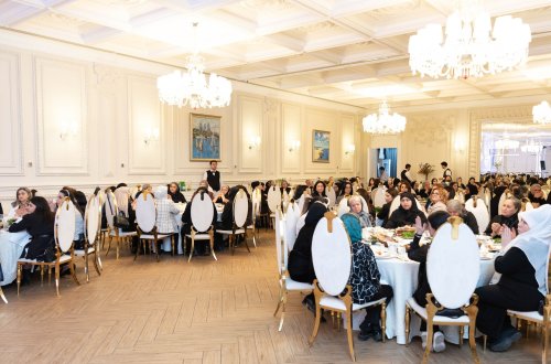 “Veysəloğlu” və “Zəfər” İctimai Birliyi 100-dən çox şəhid anası və xanımına iftar məclisi təşkil etdi