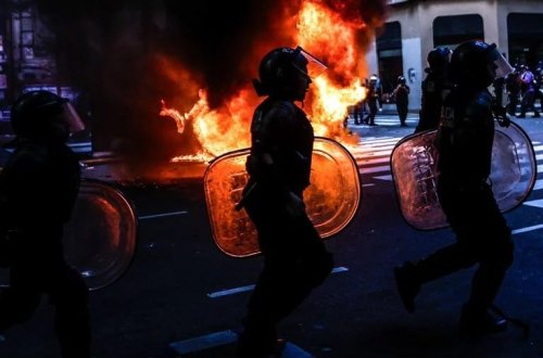 Argentinada hökumət əleyhinə etiraz aksiyası keçirilib