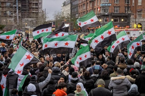 Suriyada keçid dövrü üçün konstitusiya bəyannaməsi imzalanıb