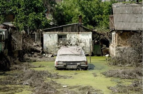 Ukraynanın saatlı bombası: Bənd dağıldı, ağır metallar daşındı