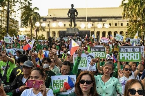 Filippində minlərlə insan Duterte üçün yürüş keçirib