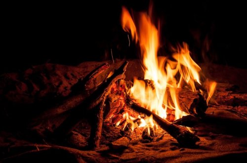 İlaxır çərşənbədə 6 azyaşlı tonqalda xəsarət alıb