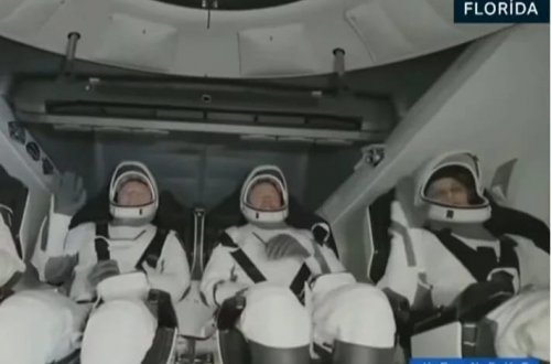 Kosmosda qapalı qalan astronavtlar geri döndü