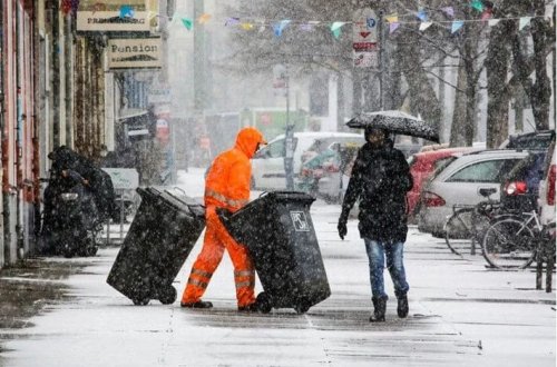 Berlin küçələri zibil yığınları ilə doludur