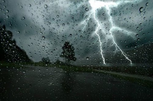 Bakıda yağıntılı hava şəraiti davam edir, rayonlarda 6 dərəcəyədək şaxta var - FAKTİKİ HAVA