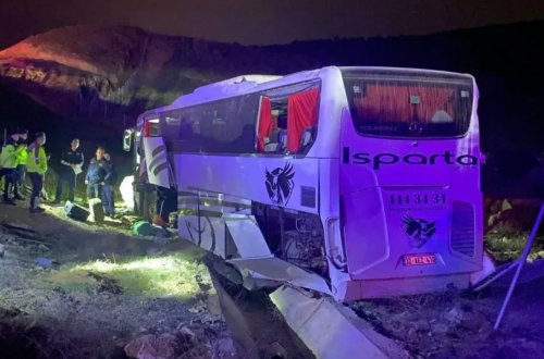 Türkiyədə avtobus aşıb, ölən və yaralananlar var