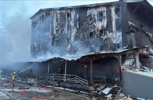 Türkiyənin xizək kurortunda yanğın olub, ölən var