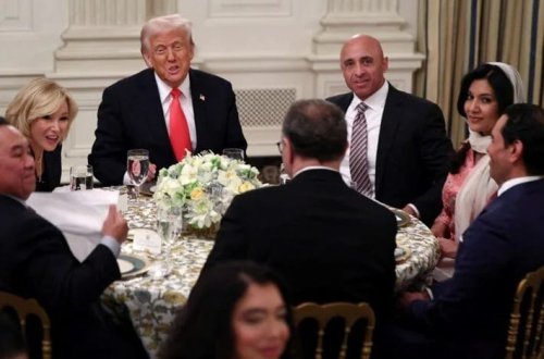 Tramp Ağ Evdə iftar verib