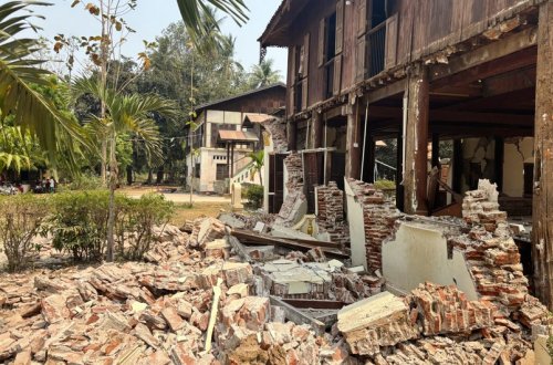 Myanmada məktəb binasının dağıntıları altında qalan beş uşaq ölüb