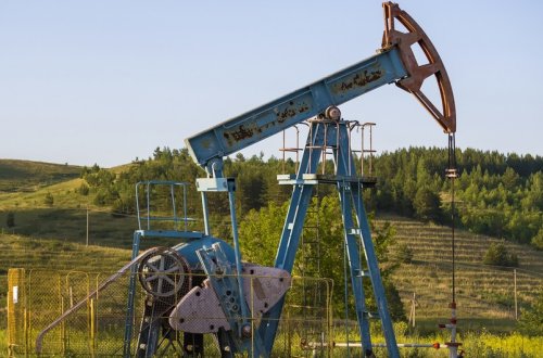 Azərbaycan nefti ucuzlaşmaqda davam edir