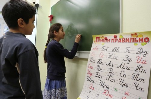 Rusiyada aprelin 1-dən miqrantların uşaqlarının məktəblərə qəbul qaydası dəyişir