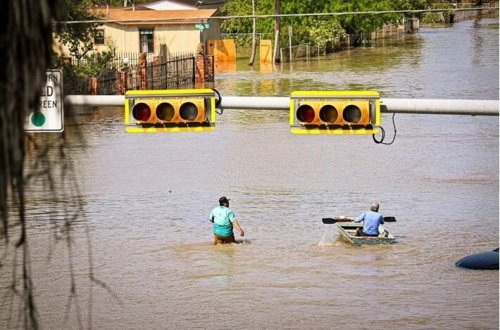 Texasda daşqın: 4 nəfər ölüb