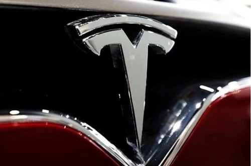 İtaliyada Tesla dilerində yanğın: 17 avtomobil kül oldu 