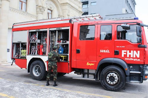 Sumqayıtda yataqxanada yanğın olub, 14 nəfər təxliyə edilib - VİDEO