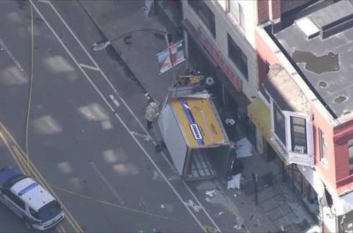 ABŞ-da yük maşını səkidə piyadaları vurub