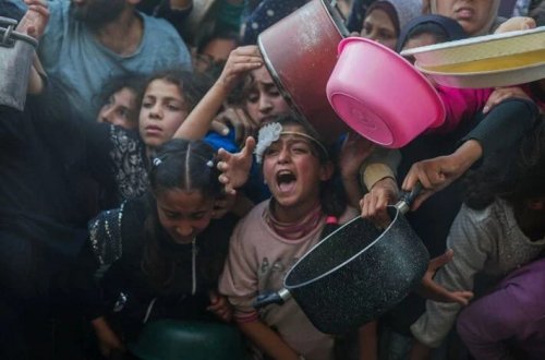 Qəzzada aclıq böhranı: Un ehtiyatları tamamilə tükənib