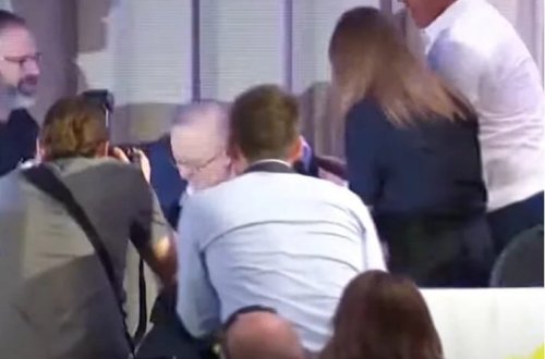 Avstraliyanın Baş naziri səhnədən düşdü: Suallardan yayındı