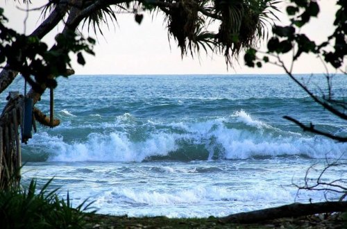 İndoneziya sahillərində güclü zəlzələ baş verib