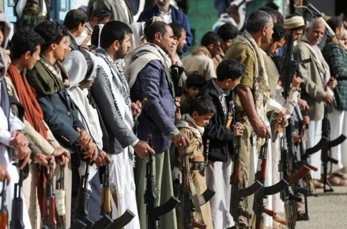 Husilər Qırmızı dənizdə ABŞ-ın 2 hərbi gəmisini hədəfə alıblar