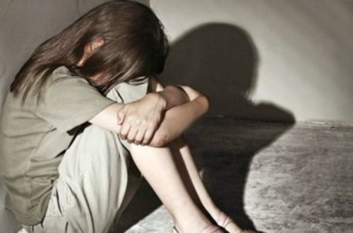 Məktəbli qıza qarşı cinsi zorakılıq edən 4 nəfər həbs edildi - Biri anasıdır