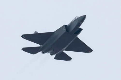 Çin yarışa qoşulur: Altıncı nəsil döyüş təyyarəsi göründü