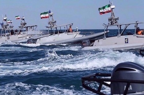 İran qanunsuz yanacaq daşıyan iki gəmini saxlayıb