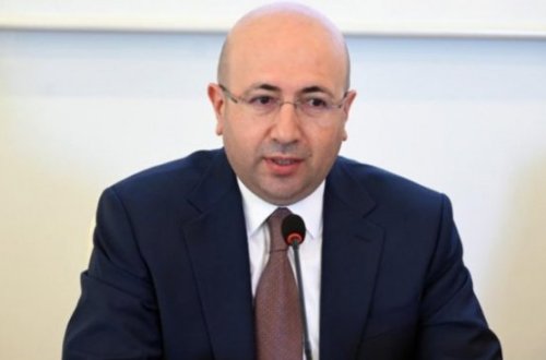 Arxitektura Komitəsi Memar Əcəmi metrosunun yanındakı qanunsuz tikintiyə niyə 