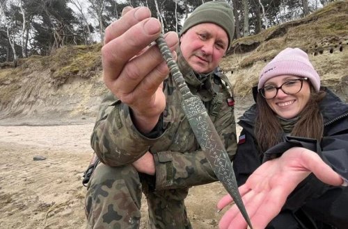 Çimərlikdən keçmişin sirləri ortaya çıxdı: 2500 illik xəncər təsadüfən tapıldı 