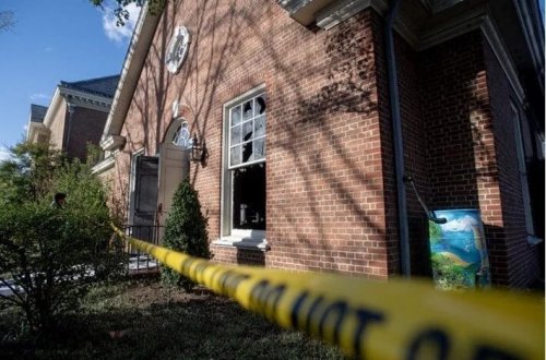 ABŞ-da qubernatorun evi yandırılıb