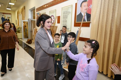 Mehriban Əliyeva və Leyla Əliyeva 1 saylı körpələr evi və 1 saylı uşaq evində olub