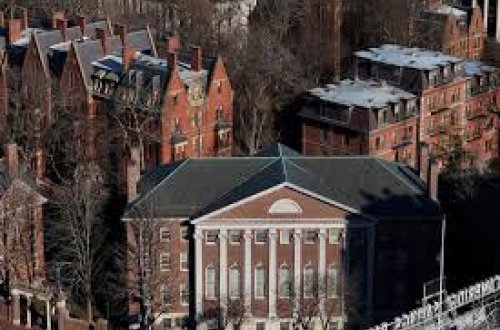 Harvard Universiteti Trampın qərarı səbəbindən 2.7 milyon dollarlıq qrantı itirdi