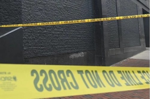 Divar sındıraraq 10 milyon dollar dəyərində zinət əşyaları oğurladılar