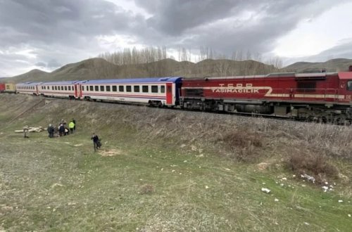 Qarsda 20 yaşlı gənci qatar vurdu