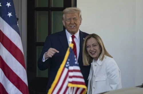 Tramp: ABŞ dünyanın demək olar ki, bütün ölkələri tərəfindən qarət edilib 