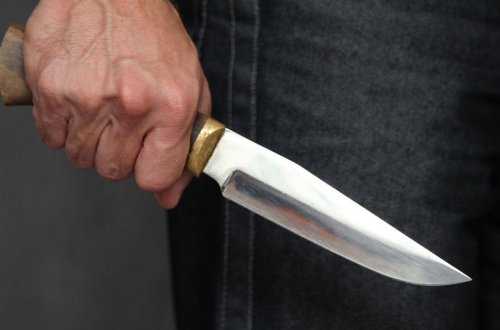 Şamaxı qəbiristanlığında ər arvadını öldürüb